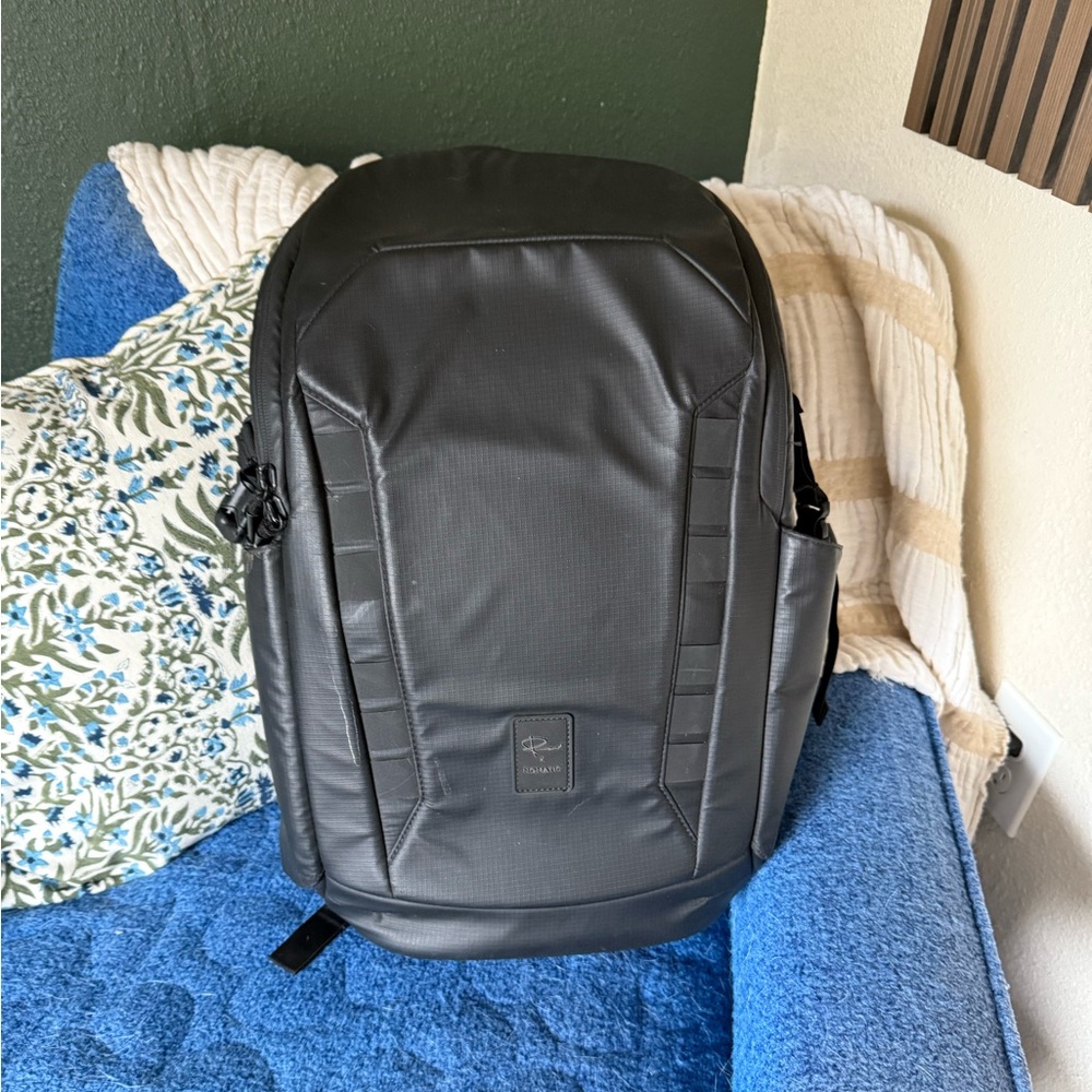 Nomatic McKinnon Camera Pack 24L + Small Cube